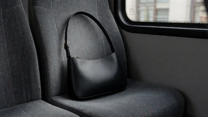 Your Purse on Greyhound: Is It Your FREE Carry-On? The 2025 Policy Explained